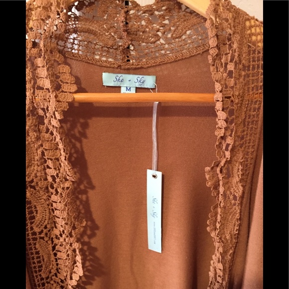 NWT~She and Sky Open Front Crochet Detail Topper - Picture 6 of 8